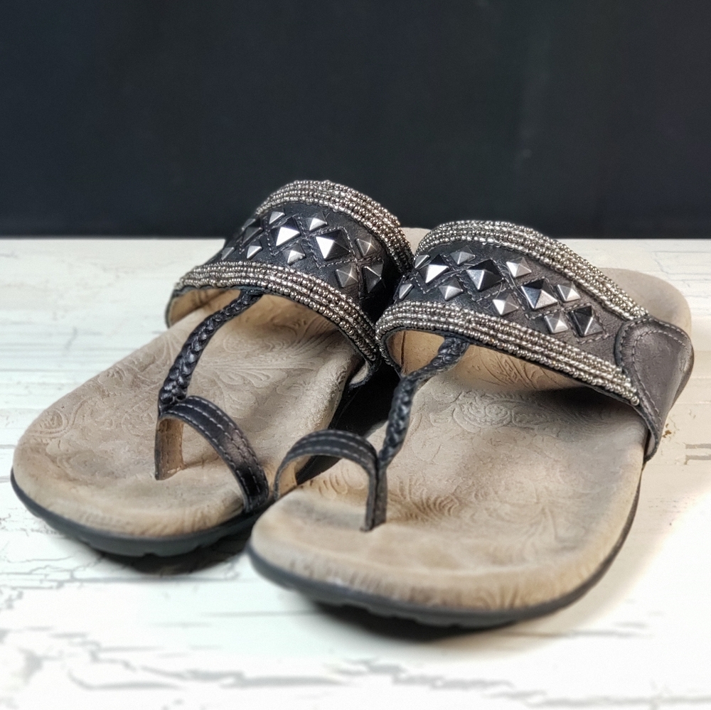 Taos 'Genie' Leather Toe Loop Sandals w/ Metal Studs in Black - Women's size 7
